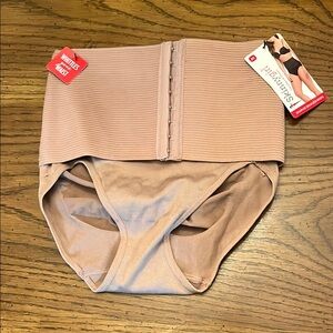 Skinny Girl High-Waisted‎ Shapewear in Nude
